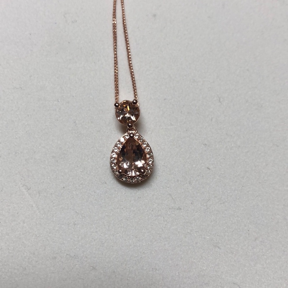 Marropino Morganite pendant with chain